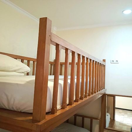 Java Capsule Hotel Malang Exterior photo