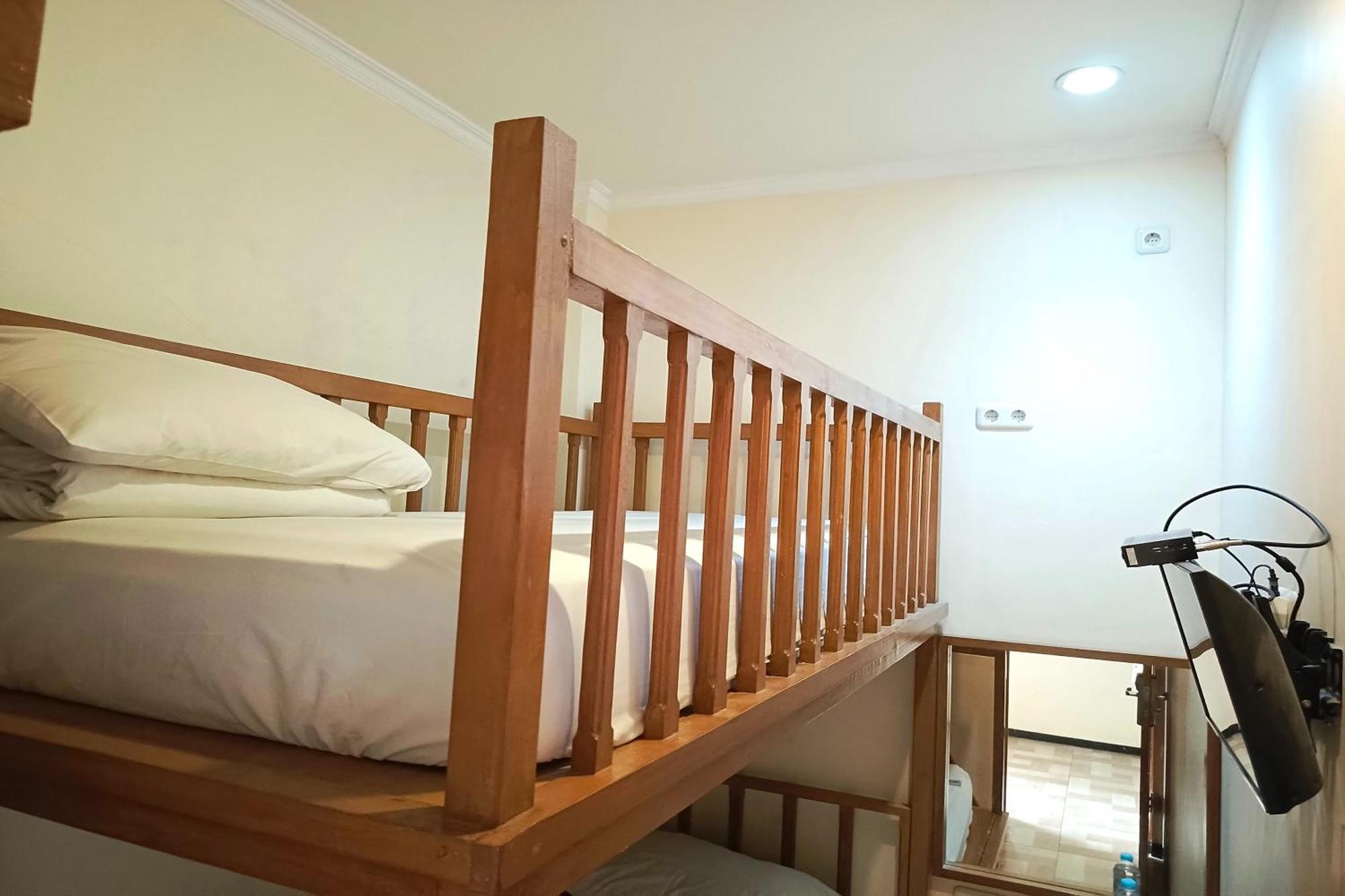Java Capsule Hotel Malang Exterior photo