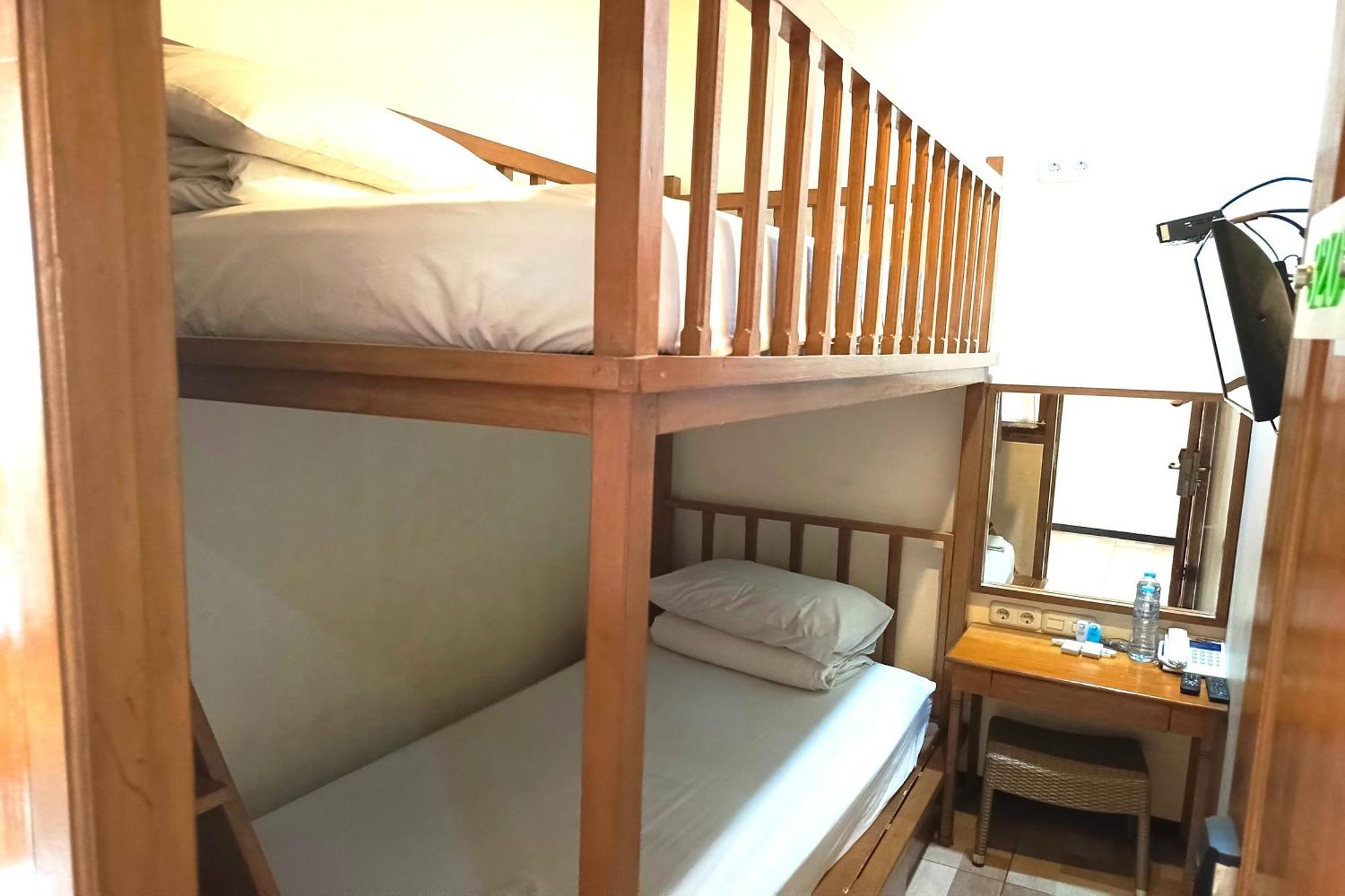 Java Capsule Hotel Malang Exterior photo