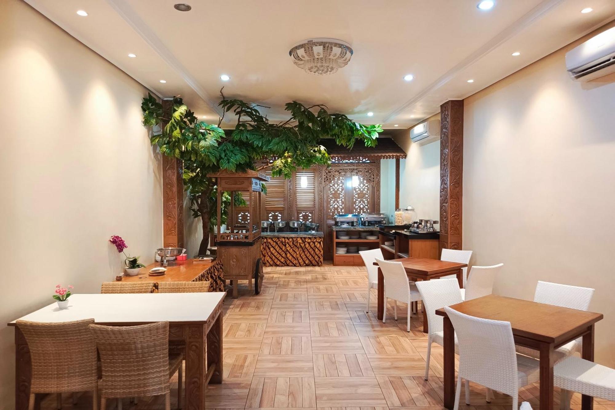Java Capsule Hotel Malang Exterior photo